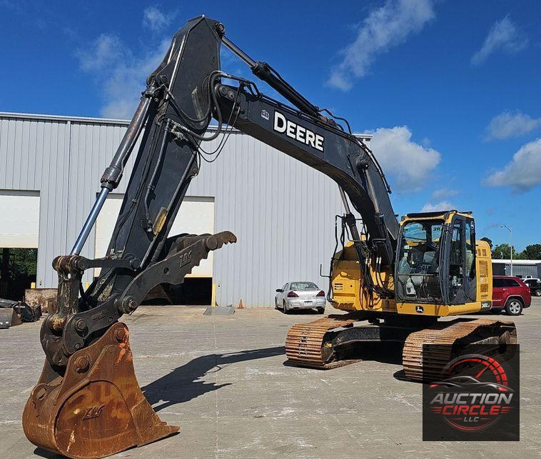 2018 John Deere  245G LC excavator