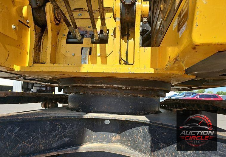 2018 John Deere  245G LC excavator