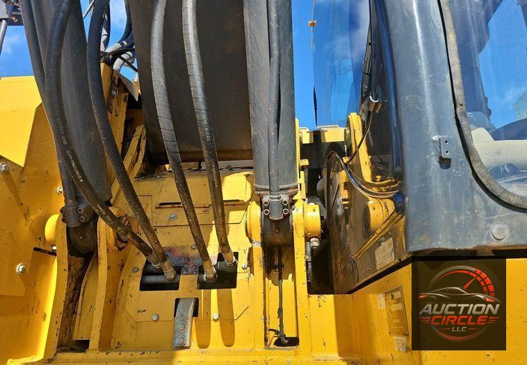 2018 John Deere  245G LC excavator