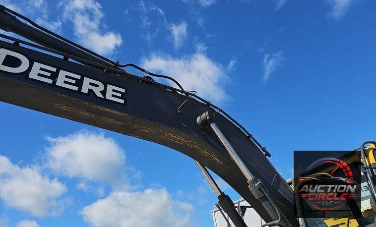 2018 John Deere  245G LC excavator