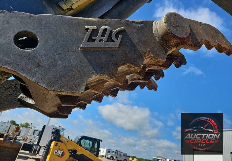 2018 John Deere  245G LC excavator