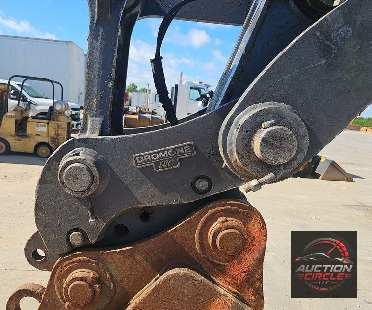2018 John Deere  245G LC excavator