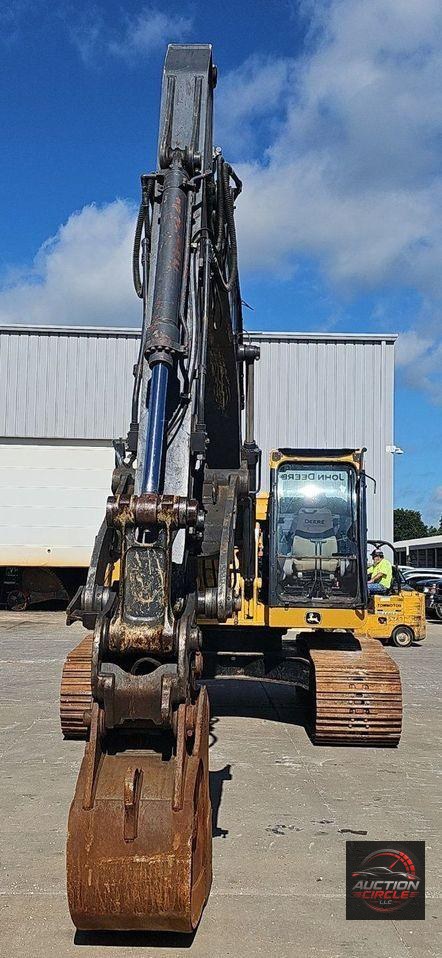 2018 John Deere  245G LC excavator