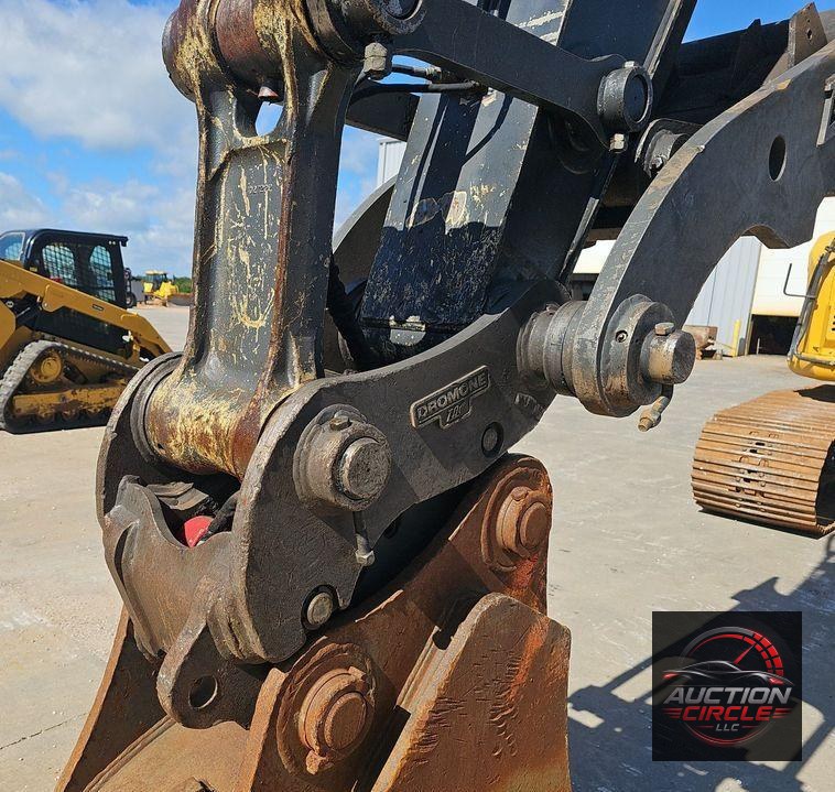 2018 John Deere  245G LC excavator