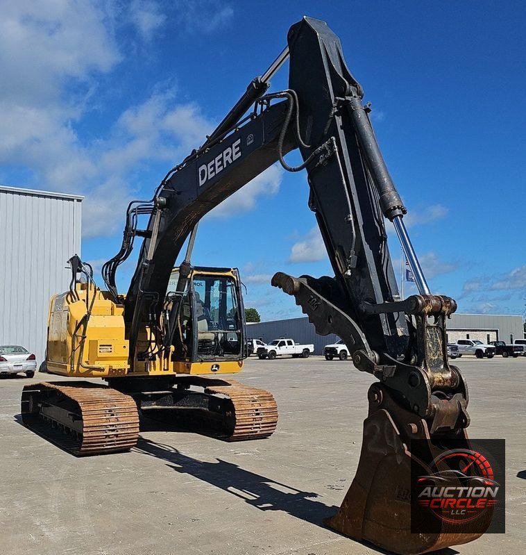 2018 John Deere  245G LC excavator