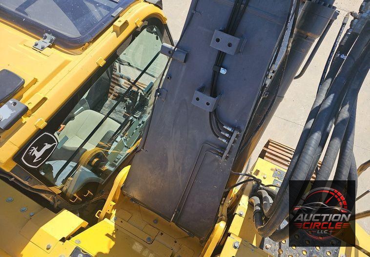 2018 John Deere  245G LC excavator