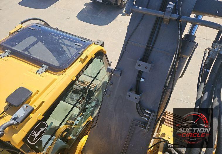 2018 John Deere  245G LC excavator