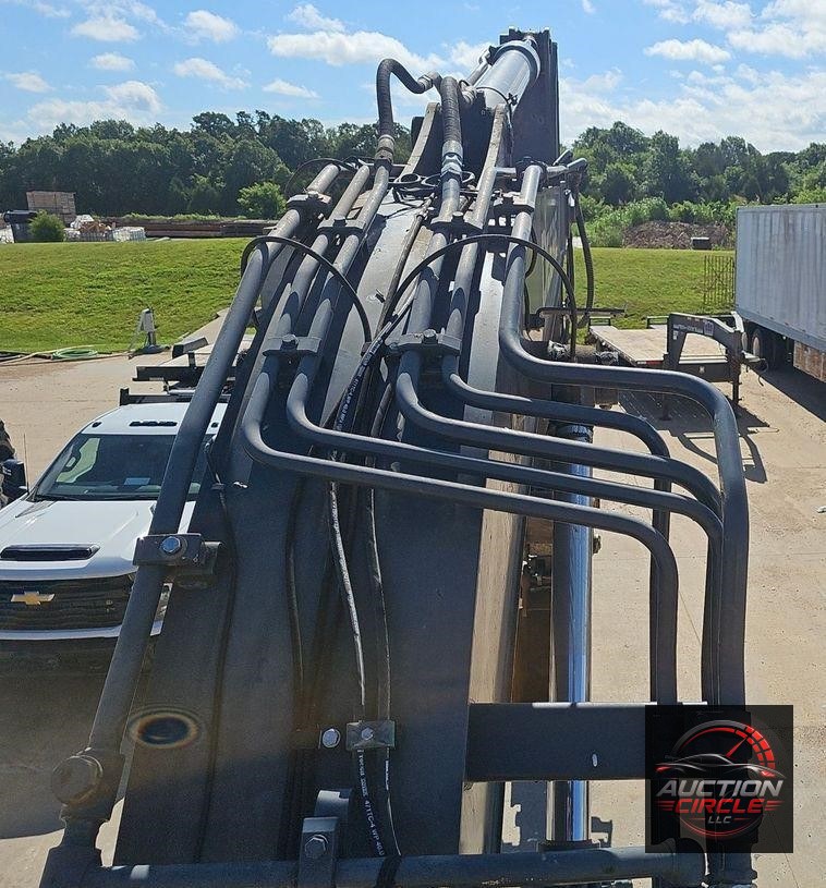 2018 John Deere  245G LC excavator
