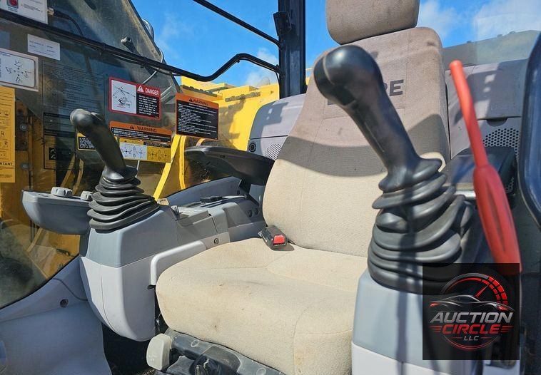 2018 John Deere  245G LC excavator