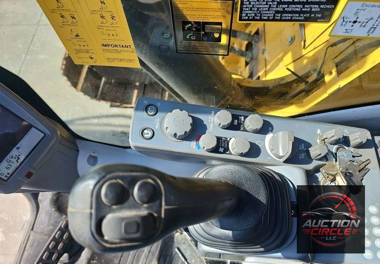 2018 John Deere  245G LC excavator