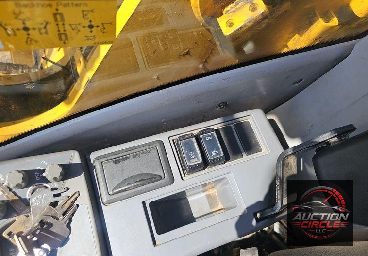 2018 John Deere  245G LC excavator