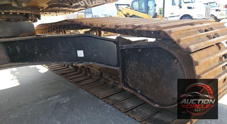 2018 John Deere  245G LC excavator