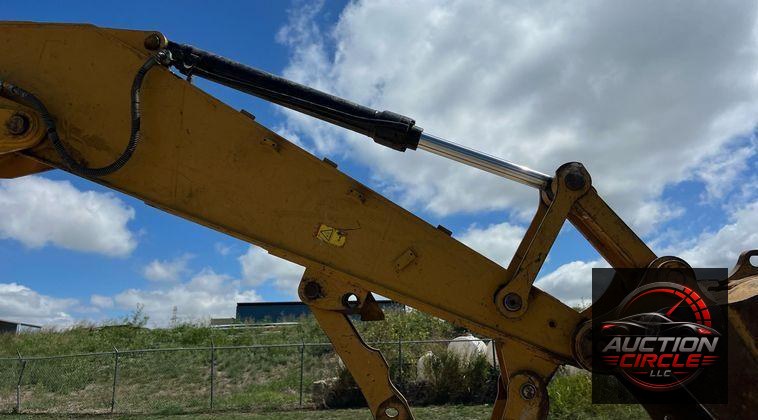 2019 Caterpillar 320 excavator