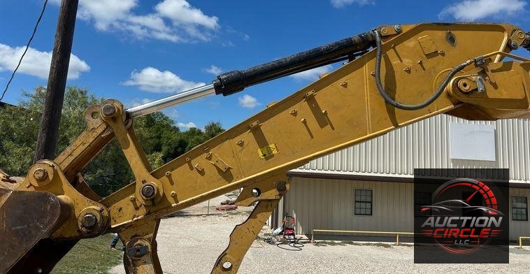 2019 Caterpillar 320 excavator