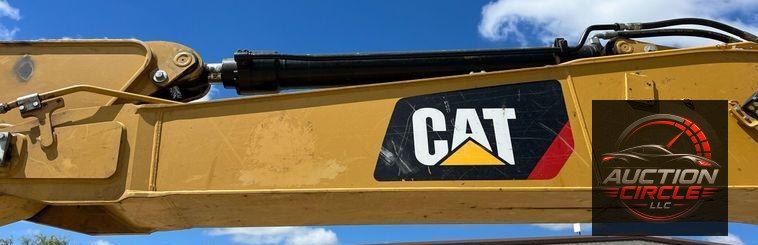 2019 Caterpillar 320 excavator