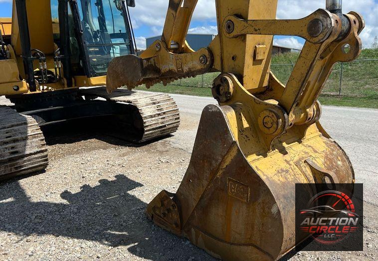 2019 Caterpillar 320 excavator