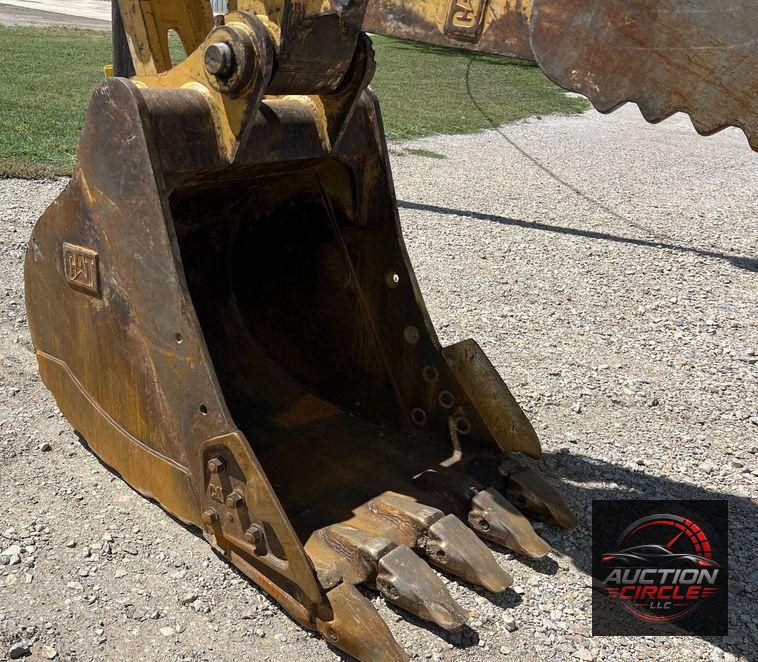 2019 Caterpillar 320 excavator