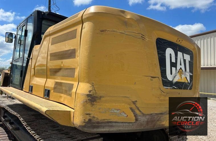 2019 Caterpillar 320 excavator