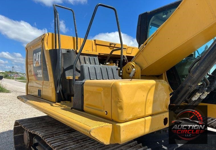 2019 Caterpillar 320 excavator