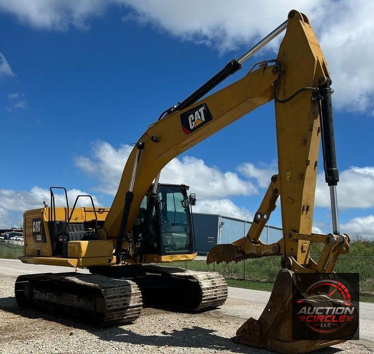 2019 Caterpillar 320 excavator