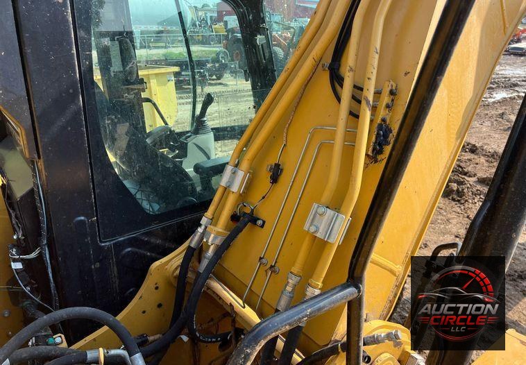 2019 Caterpillar 320 excavator