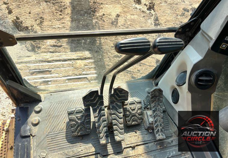 2019 Caterpillar 320 excavator