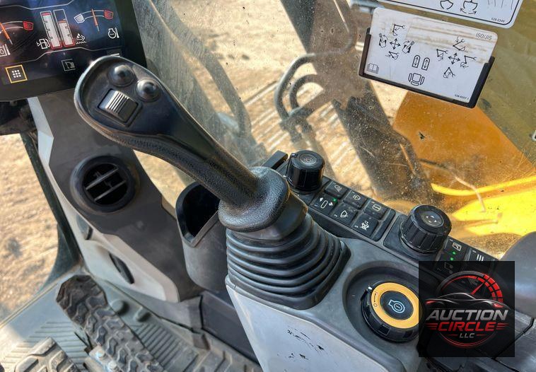 2019 Caterpillar 320 excavator