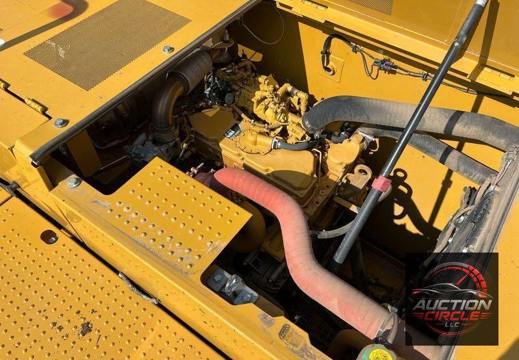 2019 Caterpillar 320 excavator