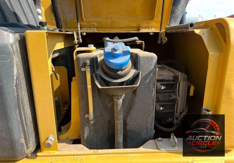 2019 Caterpillar 320 excavator