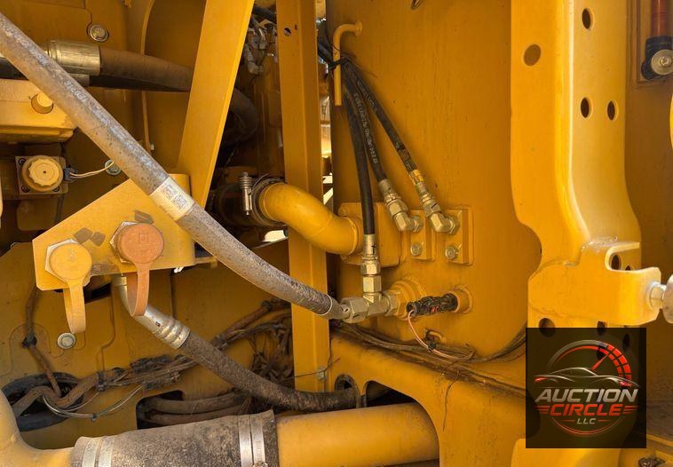 2019 Caterpillar 320 excavator