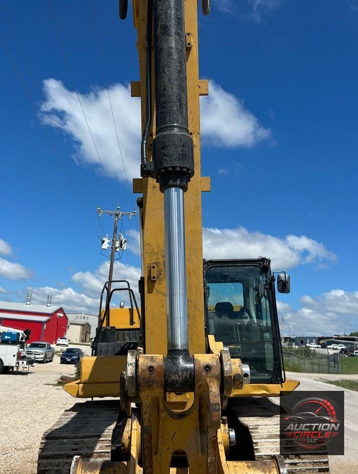 2019 Caterpillar 320 excavator