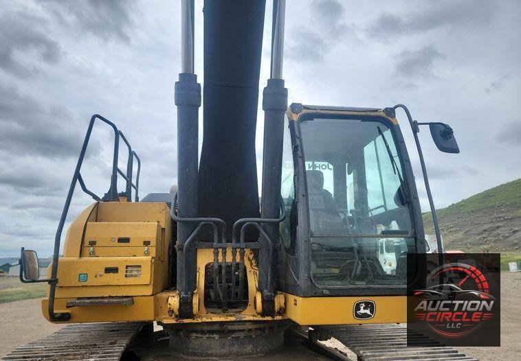 2016 John Deere 300G LC excavator