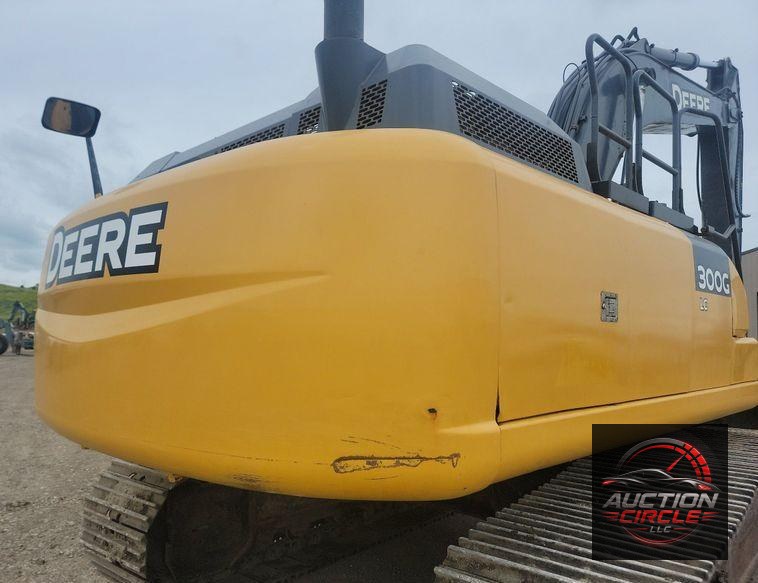 2016 John Deere 300G LC excavator
