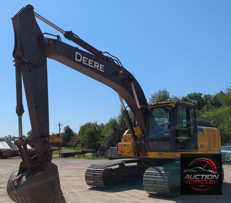 2017 John Deere 210G LC  excavator