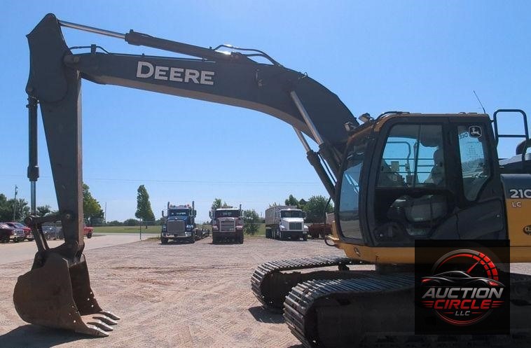 2017 John Deere 210G LC  excavator