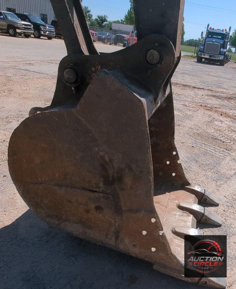 2017 John Deere 210G LC  excavator