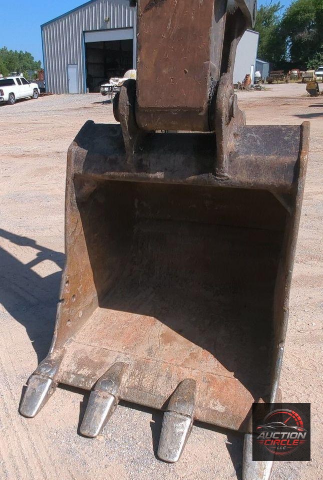 2017 John Deere 210G LC  excavator
