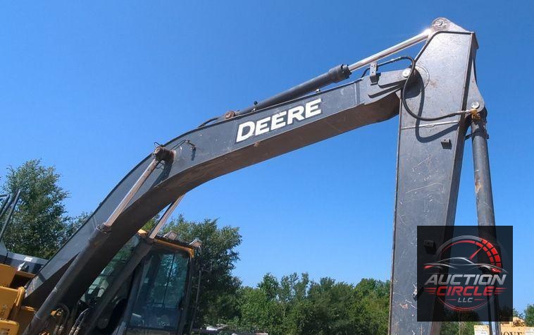 2017 John Deere 210G LC  excavator