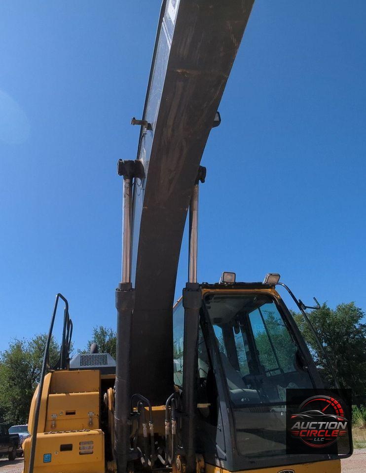 2017 John Deere 210G LC  excavator