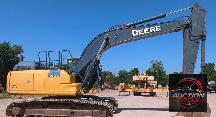 2017 John Deere 210G LC  excavator