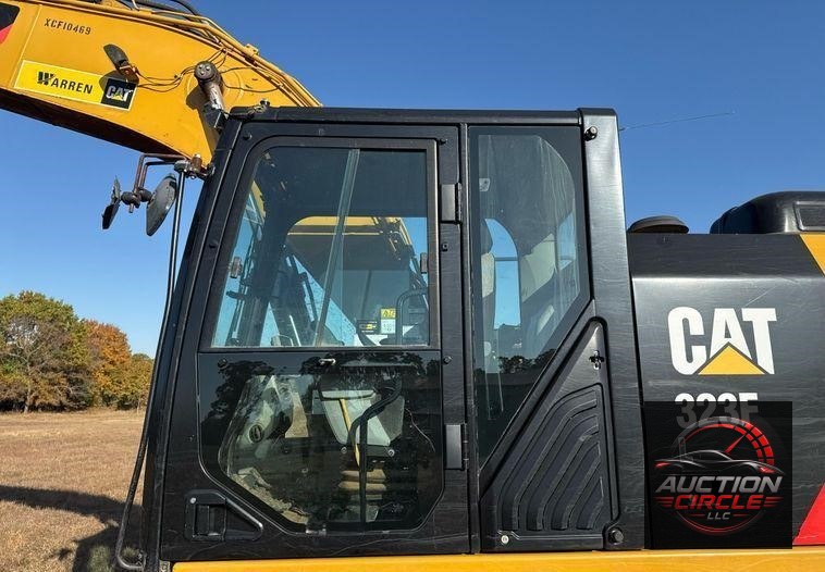 2017 Caterpillar  323F L excavator