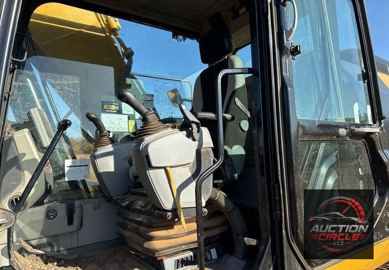 2017 Caterpillar  323F L excavator