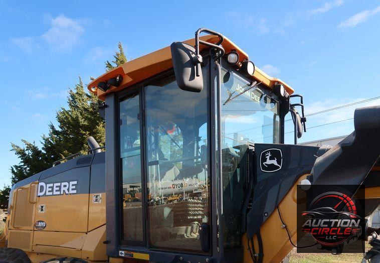 2016 John Deere 672G  motor grader