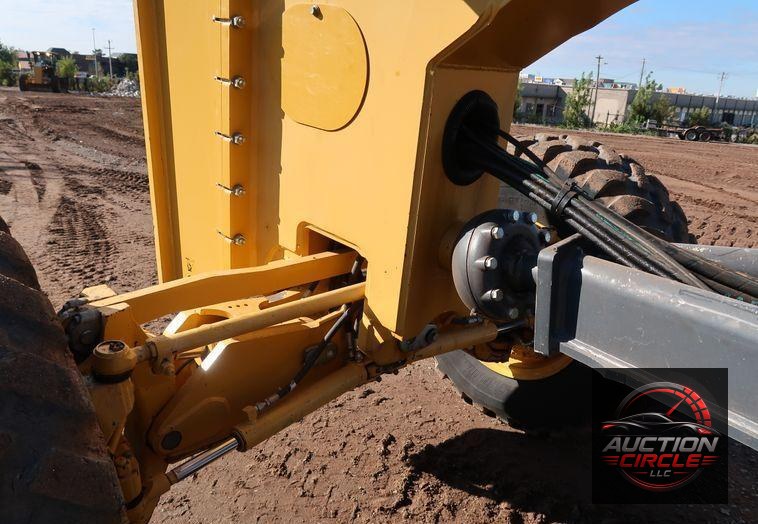 2016 John Deere 672G  motor grader