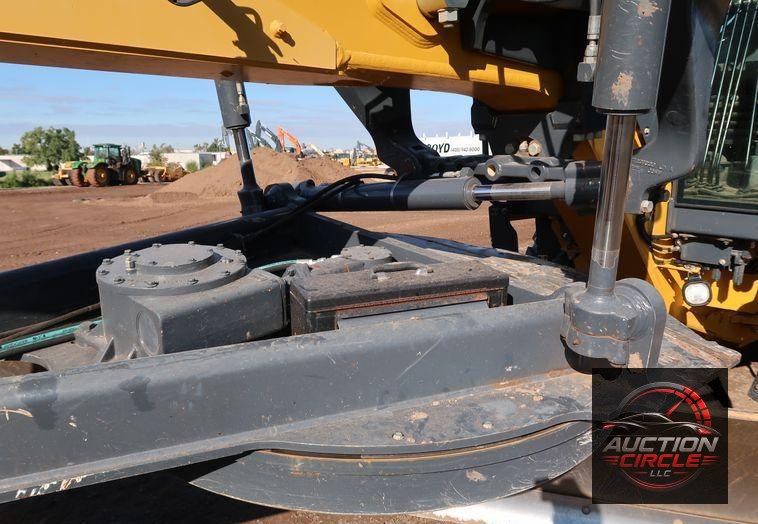 2016 John Deere 672G  motor grader