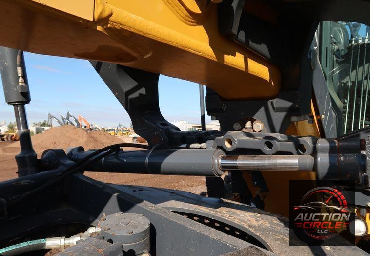 2016 John Deere 672G  motor grader