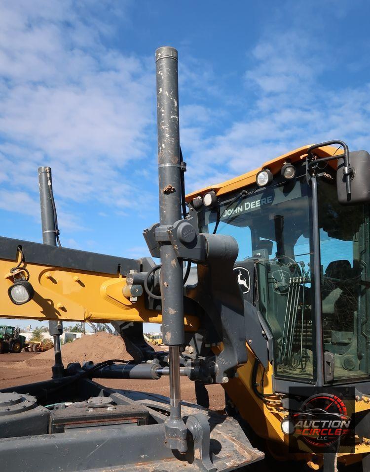 2016 John Deere 672G  motor grader