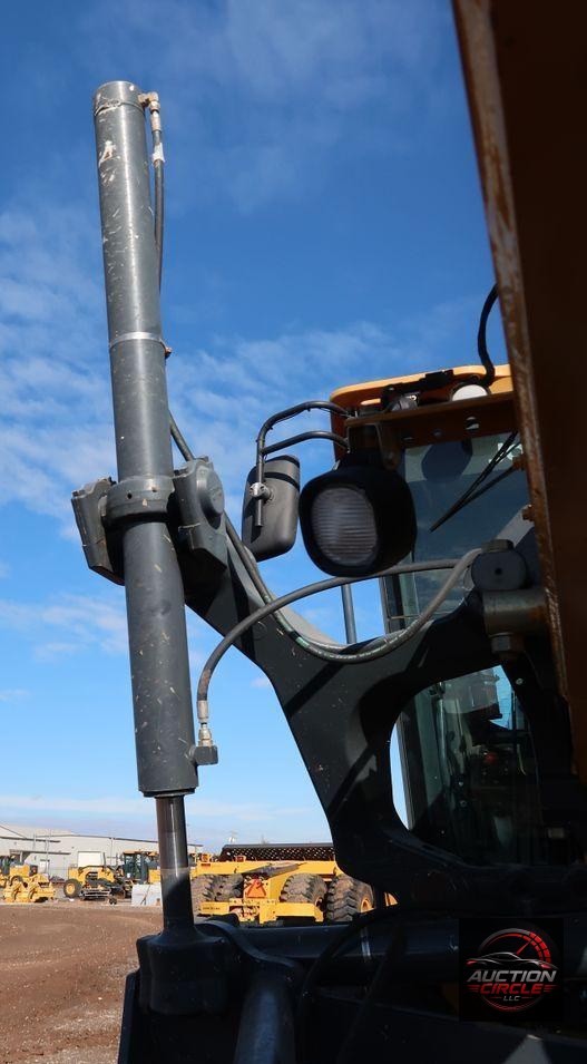 2016 John Deere 672G  motor grader