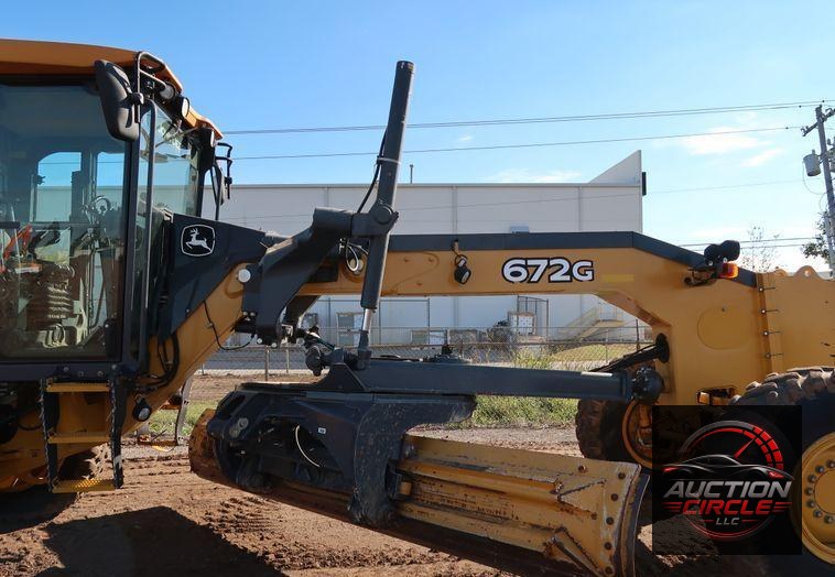 2016 John Deere 672G  motor grader