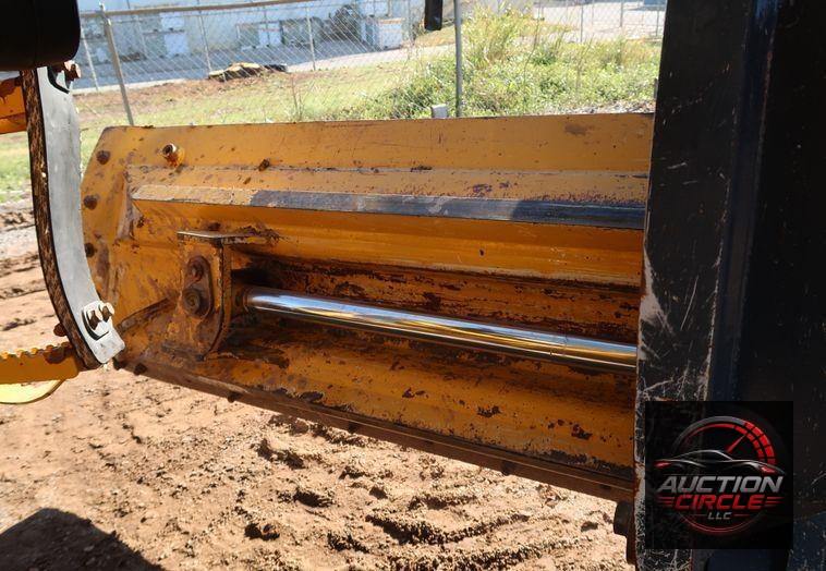 2016 John Deere 672G  motor grader